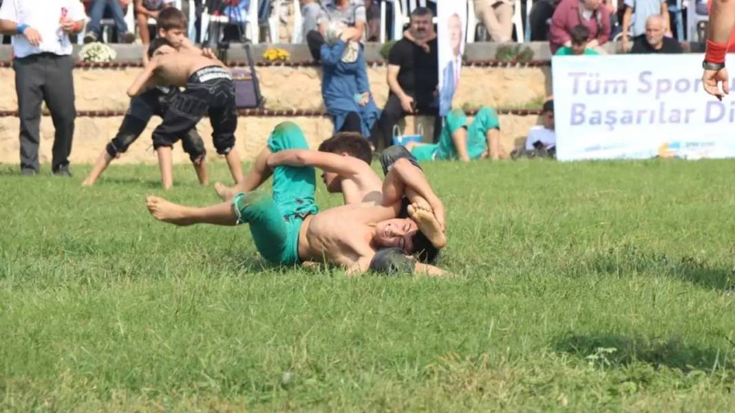 Adana Kozan’da 9’uncu Karakucak Güreşleri Nefes Kesti 2